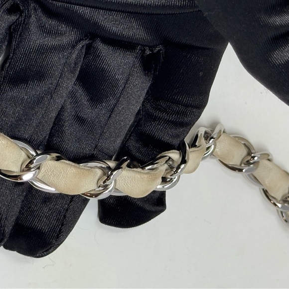 💎Authentic💎Chanel Quilted Leather Camera case with Matelasse chain - Picture 13 of 13